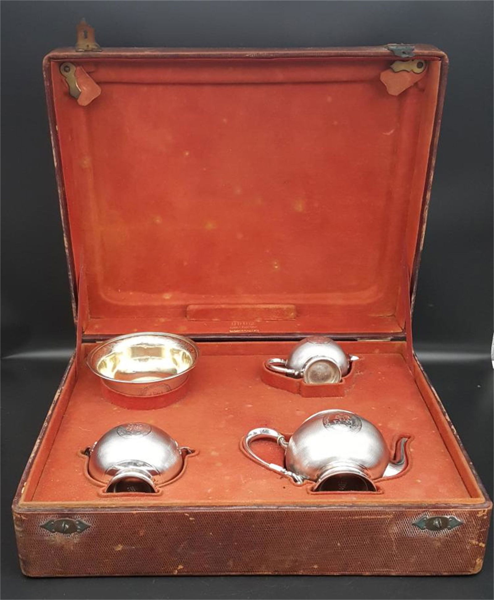 A Set of French Silver Tea Set: Ht. 14.5cm, Wd. 20.5cm, Wt. 1232g