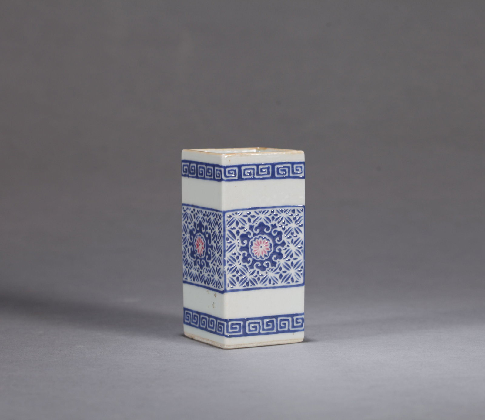 A Chinese Blue and White Porcelain Brush Pot: Ht. 9.8cm