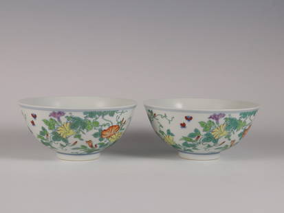A Pair of Chinese Dou-Cai Glazed Porcelain Bowls: A Pair of Chinese Dou-Cai Glazed Porcelain Bowls. Ht. 6.8cm, Diam. 14.5cm