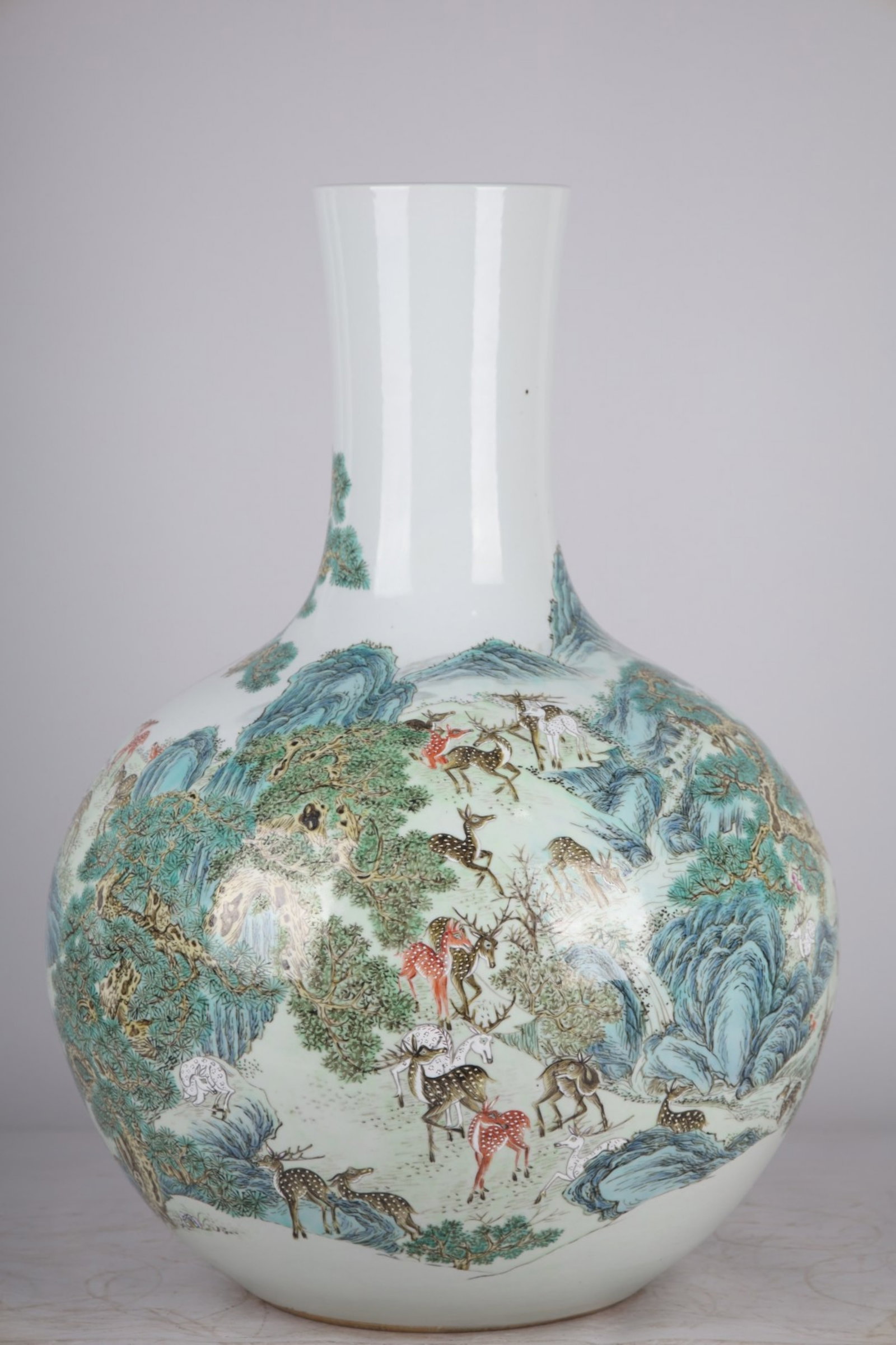 A Chinese Famille-Rose Porcelain Vase (1 of 9)