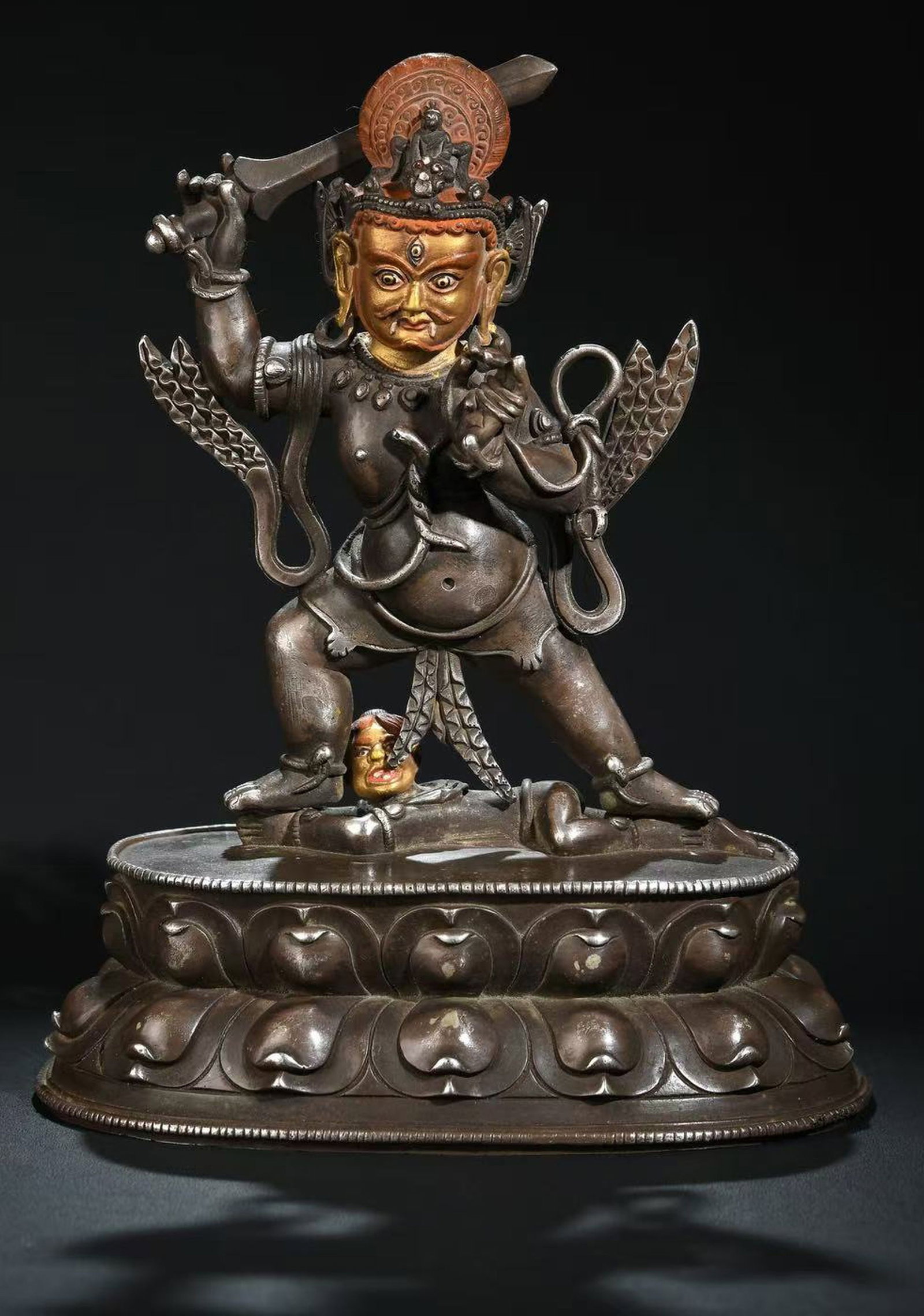 A Chinese Gilt Bronze Figure of Buddha (1 of 9)