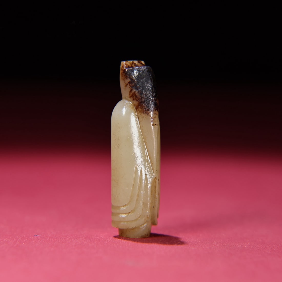 A Chinese Carved Jade Figure of Officer: A Chinese Carved Jade Figure of Officer. Ht. 4.9cm, Wd. 1.5cm, Th. 1.3cm, Wt. 15g