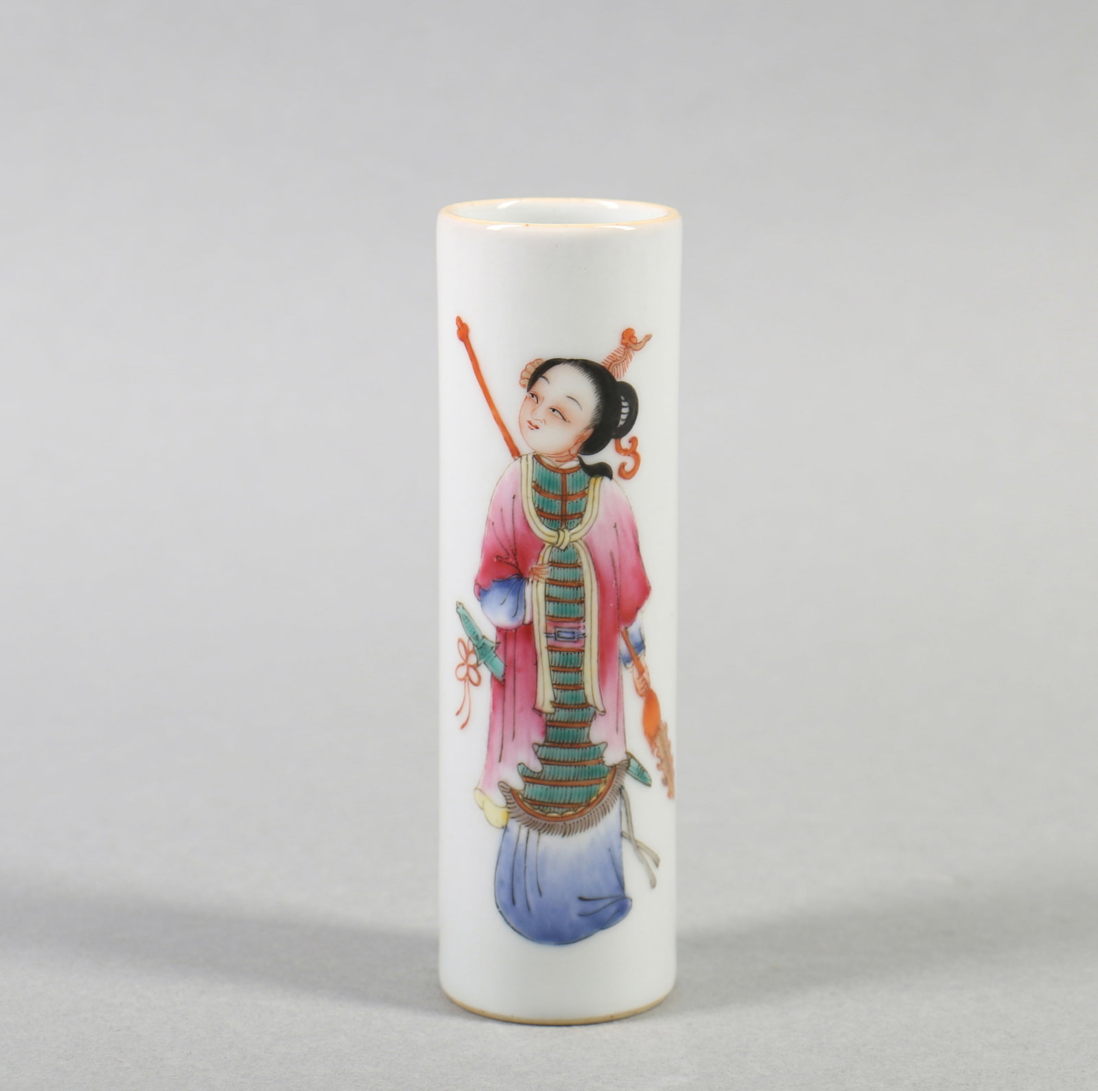 A Small Chinese Famille-Rose Porcelain Vase: A Small Chinese Famille-Rose Porcelain Vase. Ht. 11.5cm