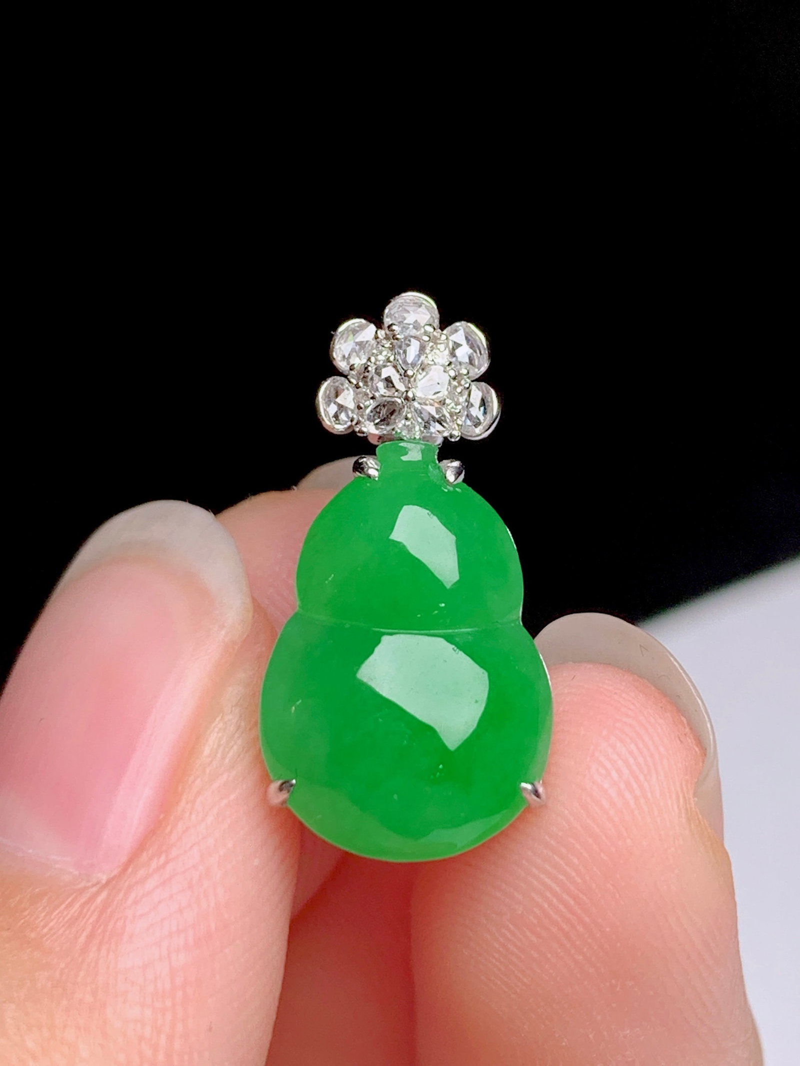 A Chinese Carved Jadeite Pendant (1 of 7)