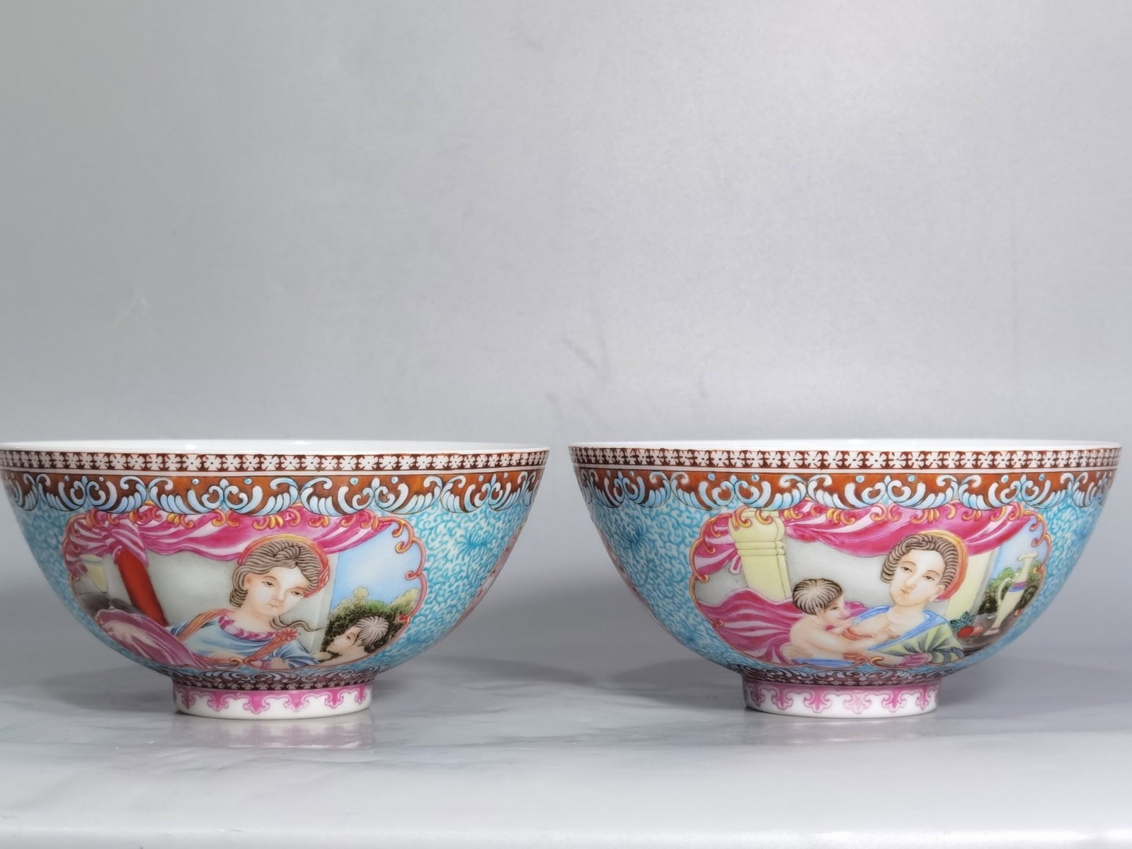 A Pair of Chinese Enamel Glazed Porcelain Bowls: A Pair of Chinese Enamel Glazed Porcelain Bowls. Diam. 14.3cm, Ht. 7cm