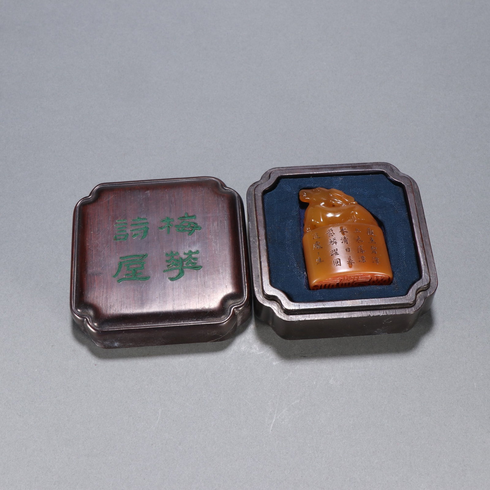 A Chinese Carved Stone Seal with Case: A Chinese Carved Stone Seal with Case. Ht. 5.4cm, Wd. 3.8cm, Wt. 60g