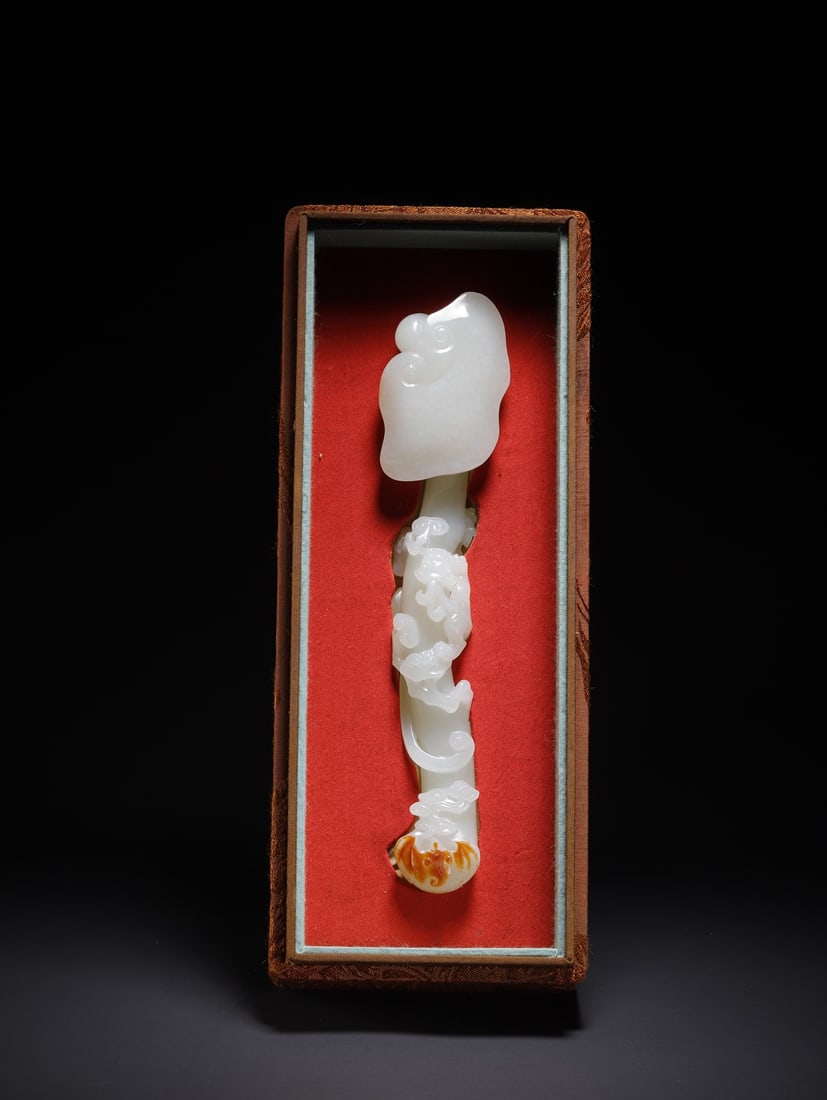 A Chinese Carved Jade Ruyi Decoration (1 of 12)