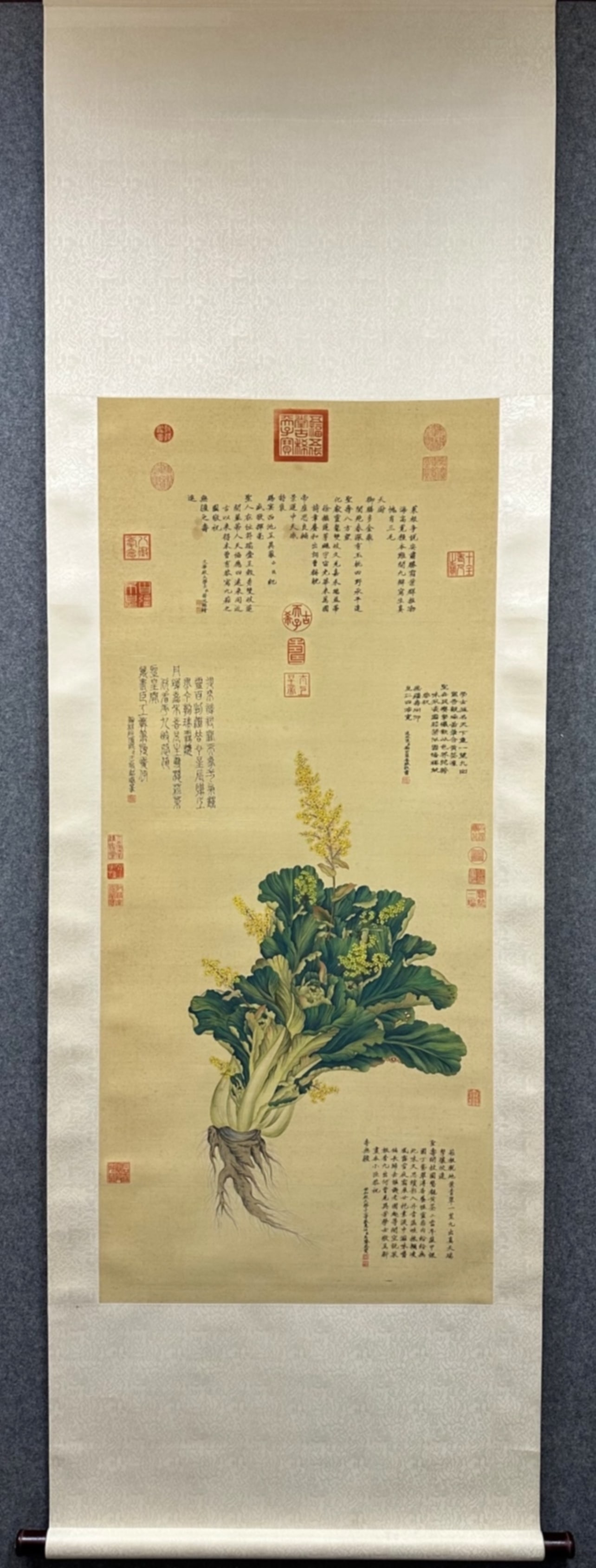 A Chinese Scroll Painting: A Chinese Scroll Painting. Ht. 135cm, Wd. 59cm