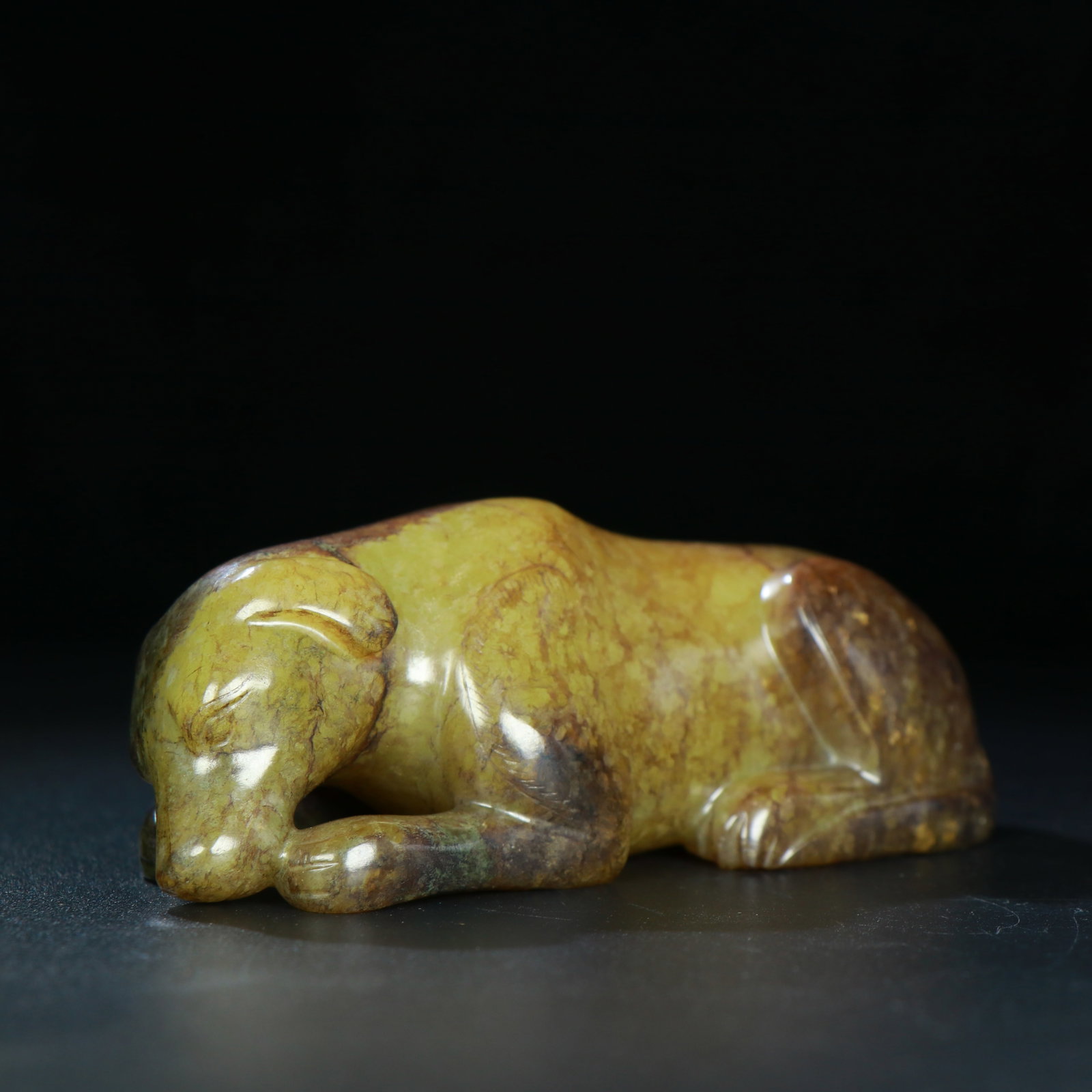 A Chinese Carved Jade Dog Statuette (1 of 9)