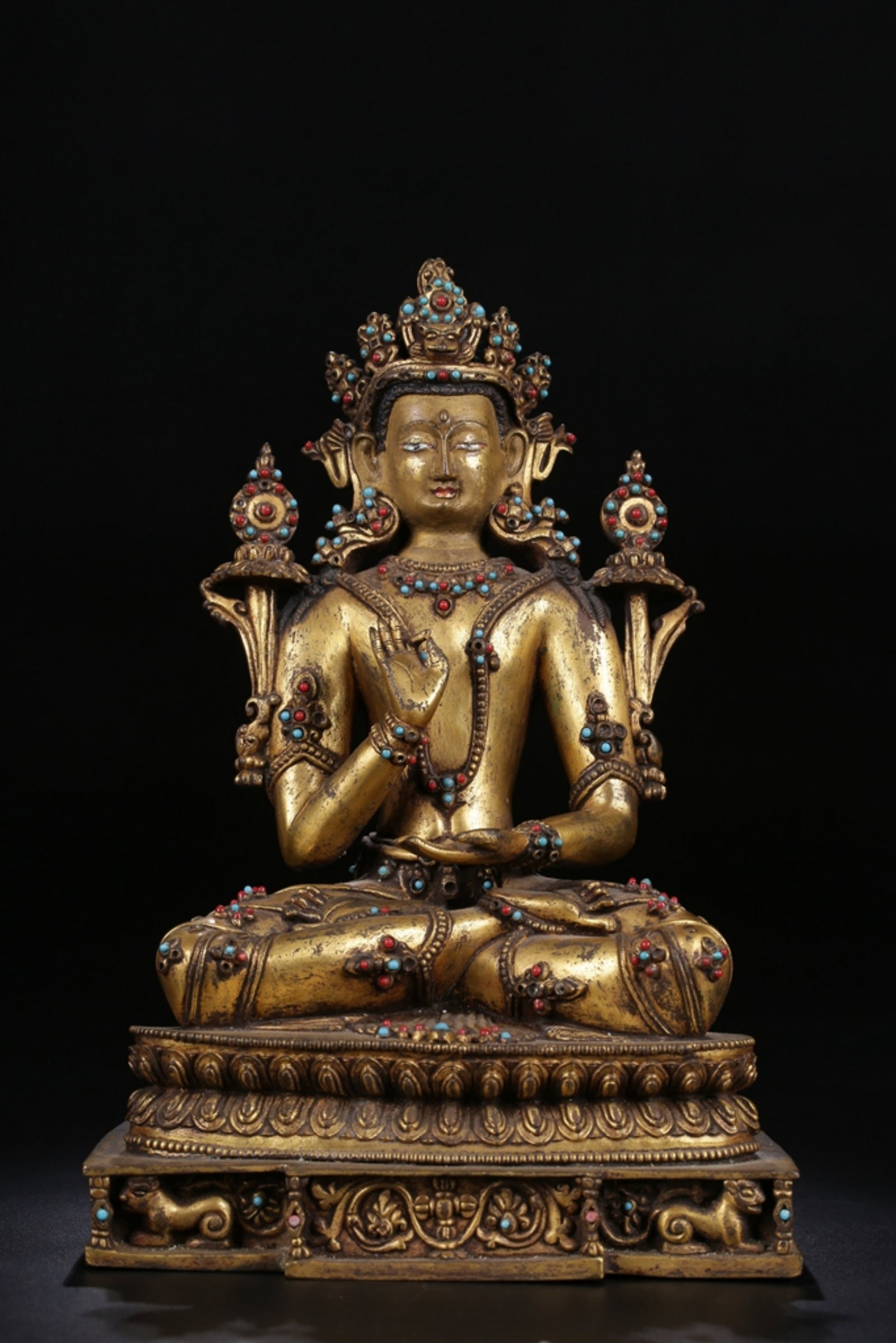 A Chinese Gilt Bronze Figure of Buddha: A Chinese Gilt Bronze Figure of Buddha. Ht. 25.5cm, Lg. 17.3cm, Wd. 12cm, Wt. 3800g