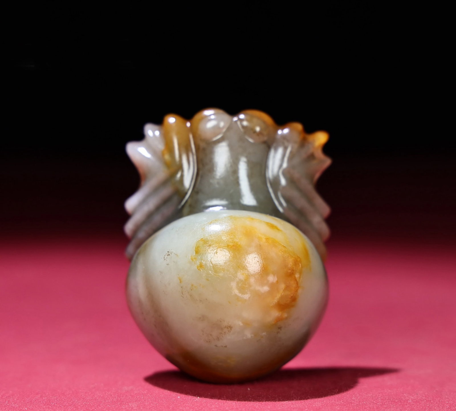 A Chinese Carved Jade Spider Statuette (1 of 9)