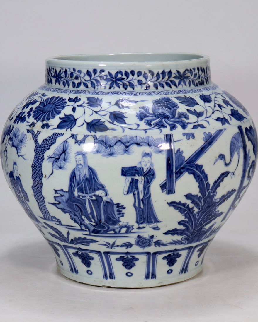 A Chinese Blue and White Porcelain Jar: A Chinese Blue and White Porcelain Jar. Ht. 29cm, Diam. 21.5cm