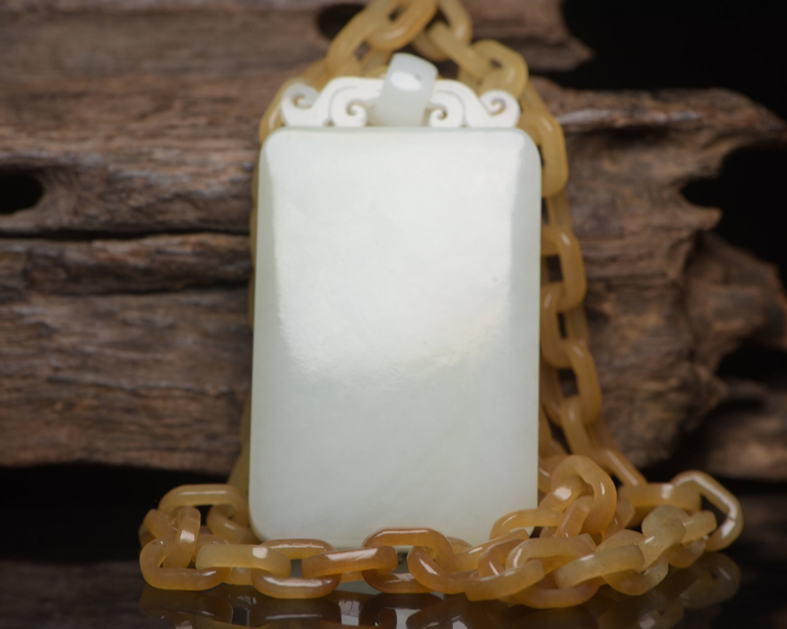 A Chinese Carved Jade Pendant: A Chinese Carved Jade Pendant. Ht. 8cm, Wd. 4cm, Th. 1cm, Wt. 116g