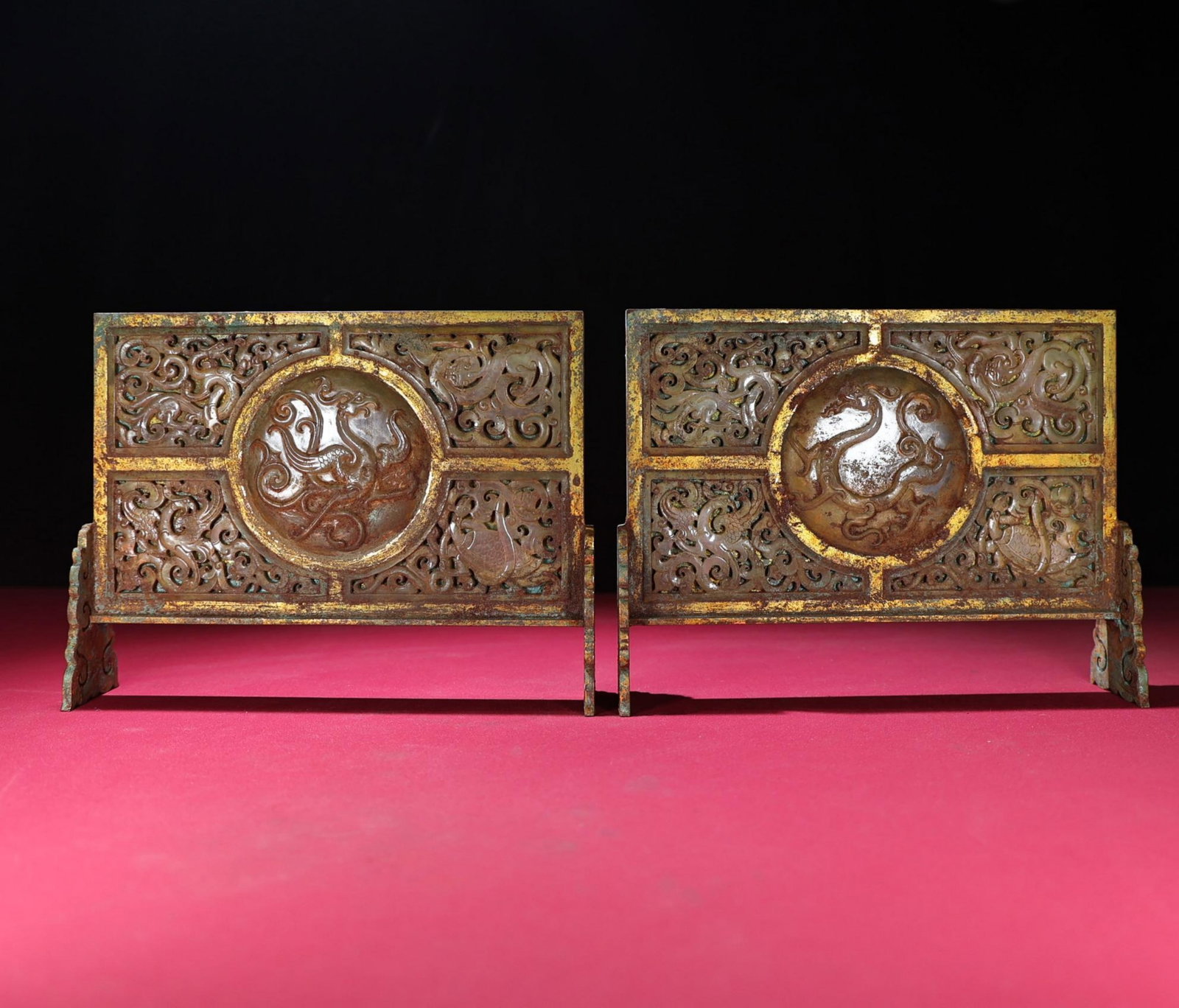 A Pair of Chinese Gilt Bronze Table Screens with Jade Panels Inlaid: A Pair of Chinese Gilt Bronze Table Screens with Jade Panels Inlaid. Lg. 23.1cm, Wd. 17.6cm, Th. 5.4cm, Wt. 1254g