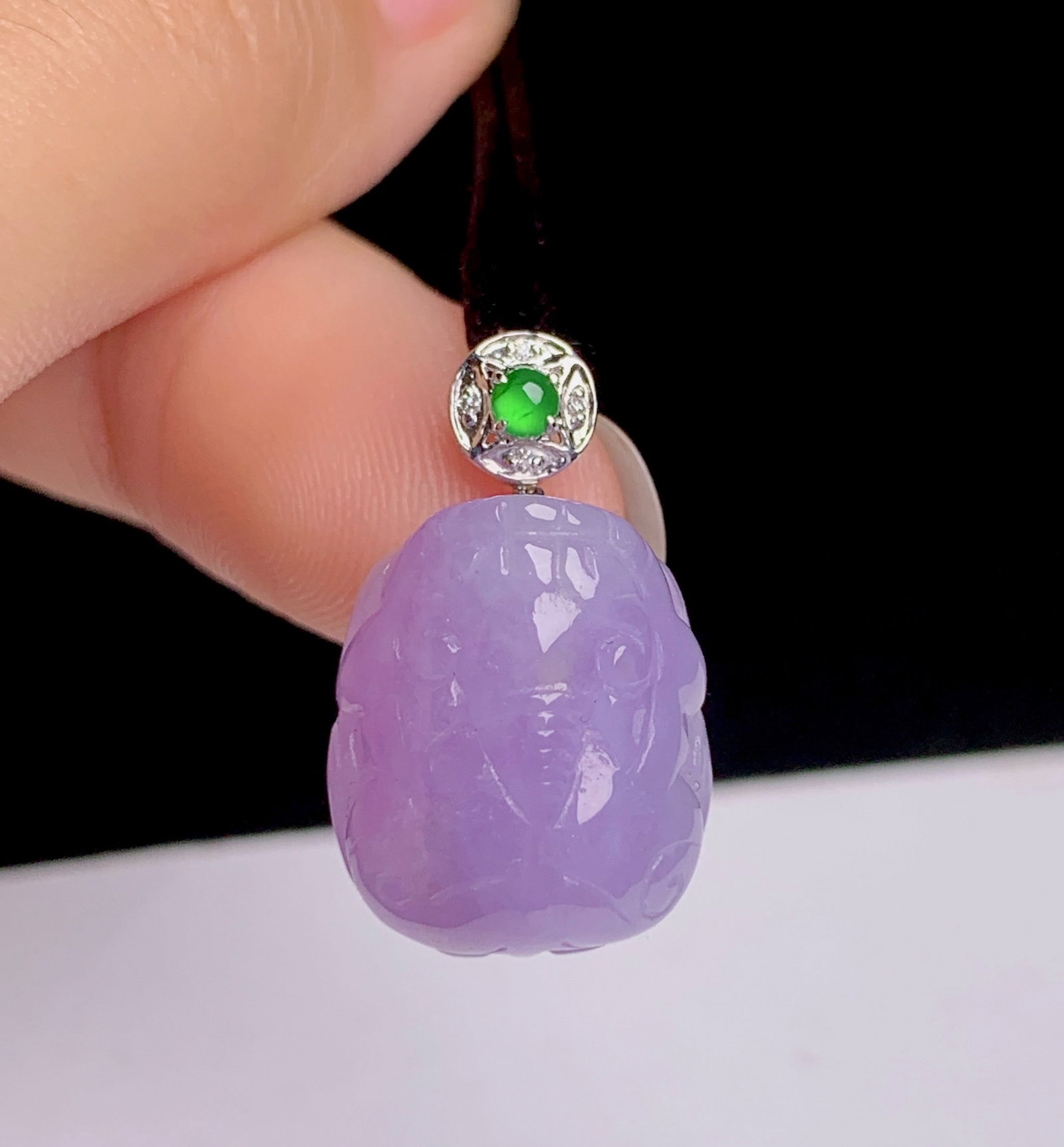A Chinese Carved Purple Jadeite Pendant (1 of 6)