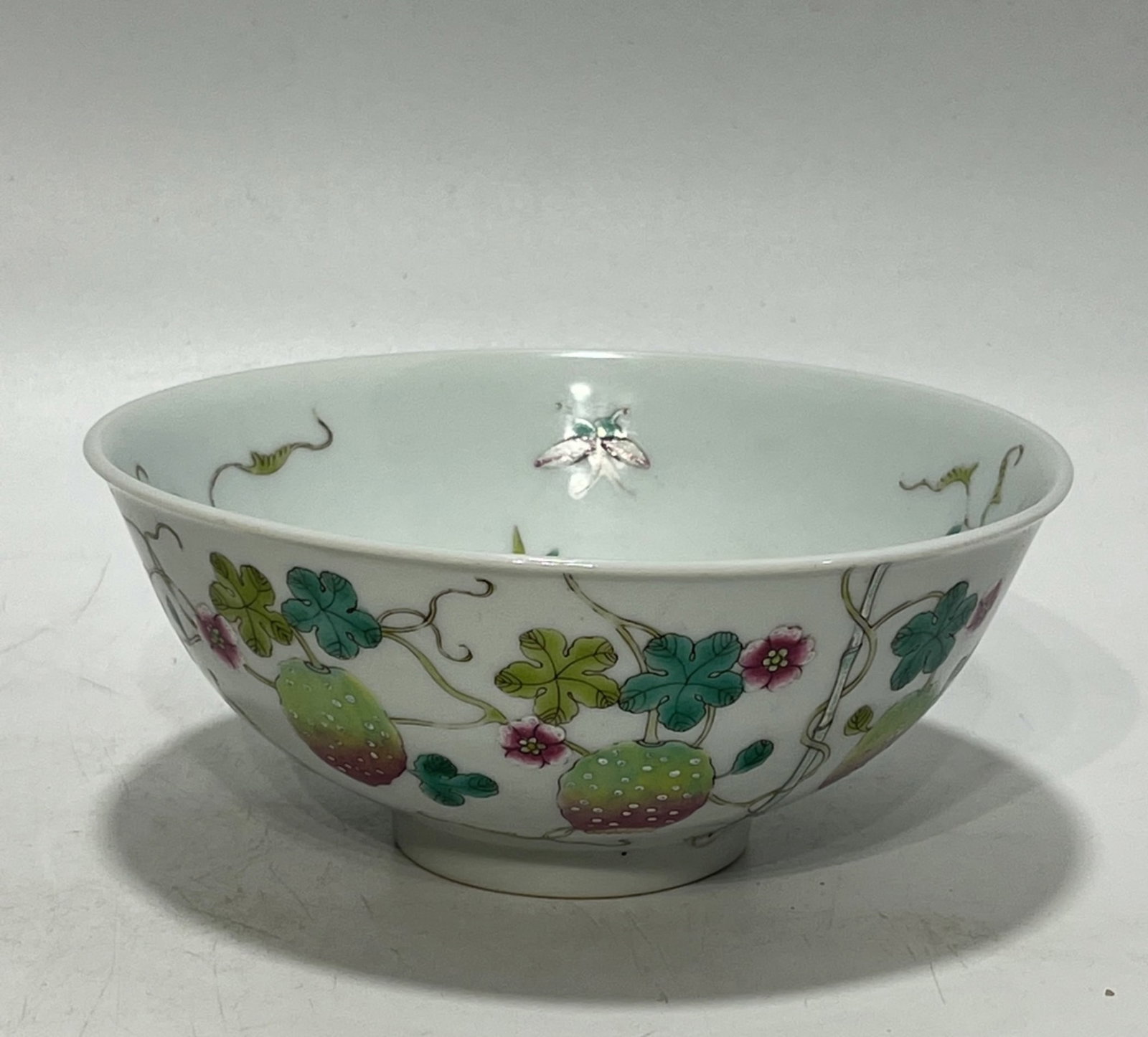A Chinese Famille-Rose Porcelain Bowl (1 of 11)