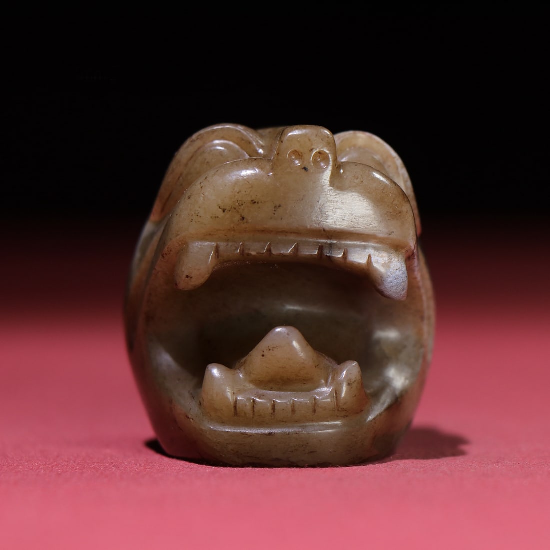 A Chinese Carved Jade Tiger Head Statuette (1 of 9)