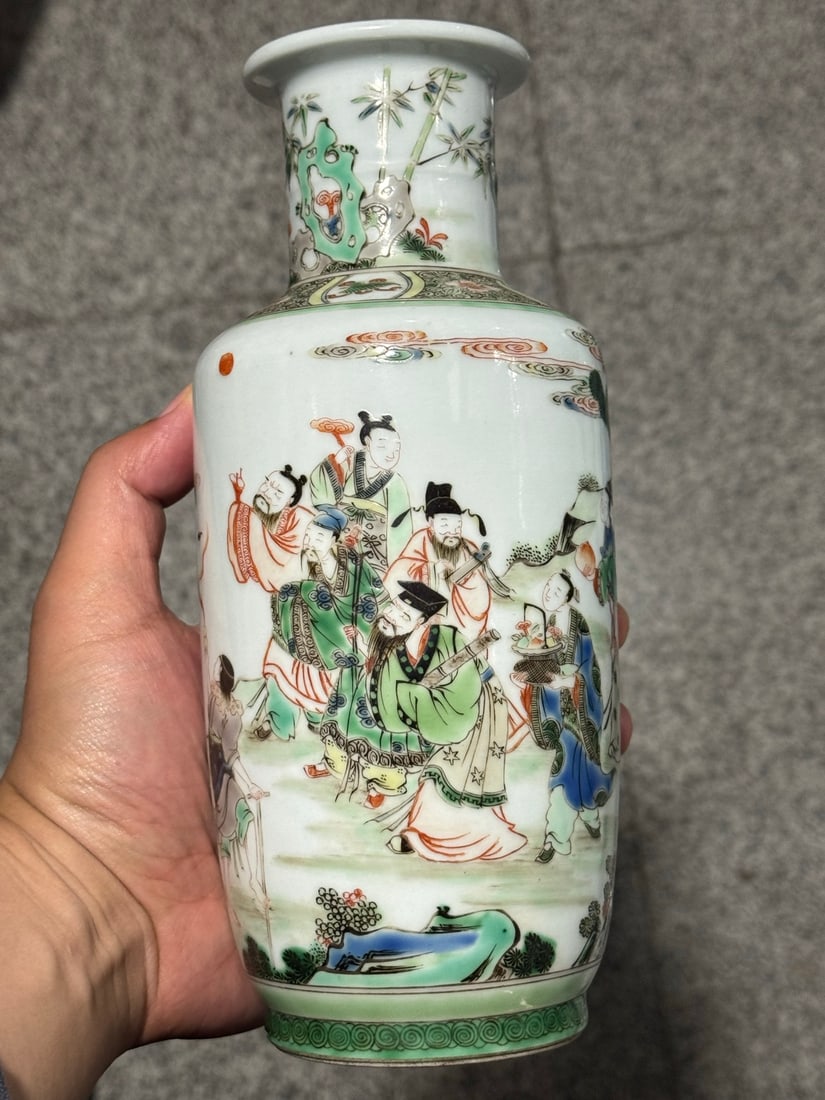 A Chinese Wu-Cai Glazed Porcelain Vase: A Chinese Wu-Cai Glazed Porcelain Vase. Ht. 28cm