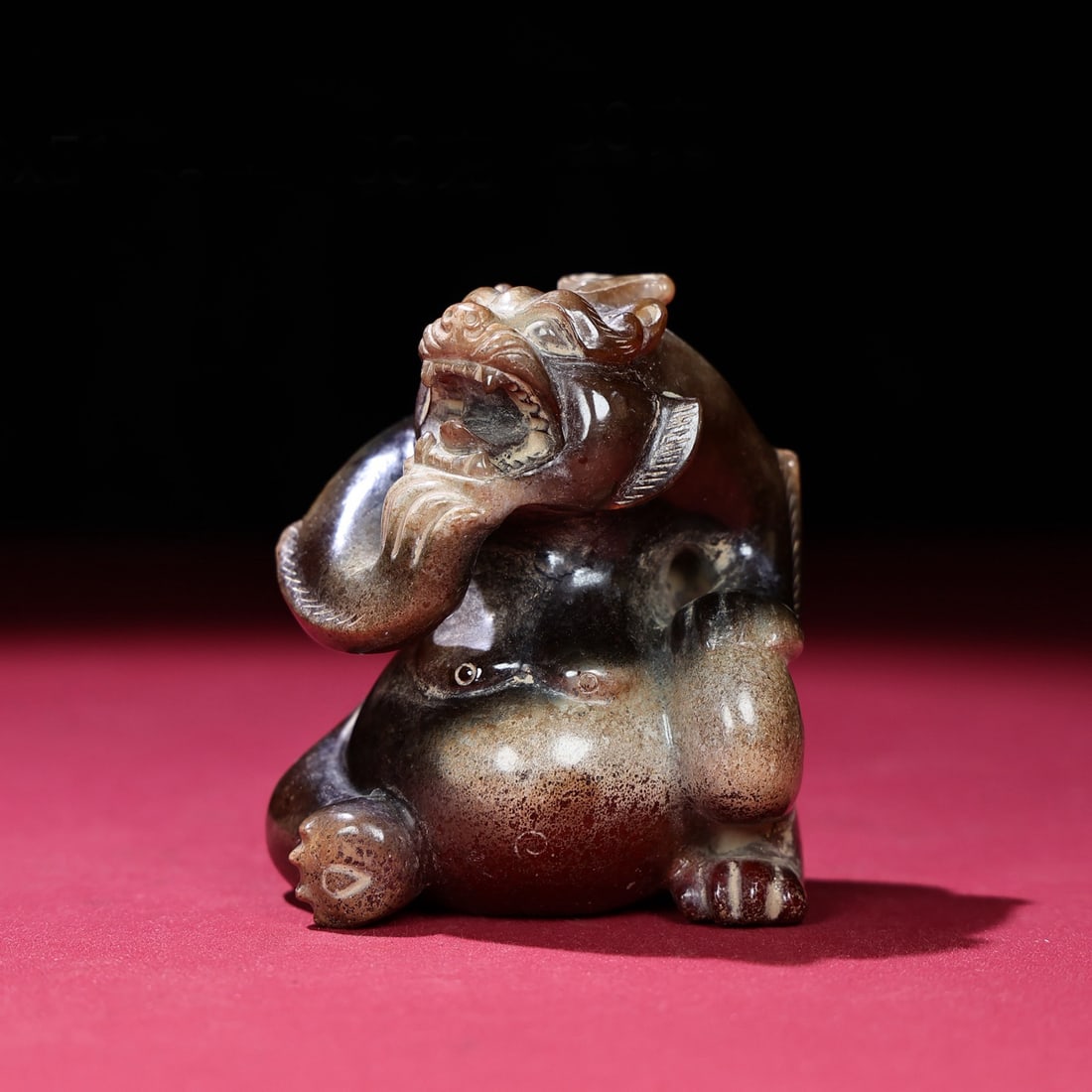 A Chinese Carved Jade Bear Statuette (1 of 9)