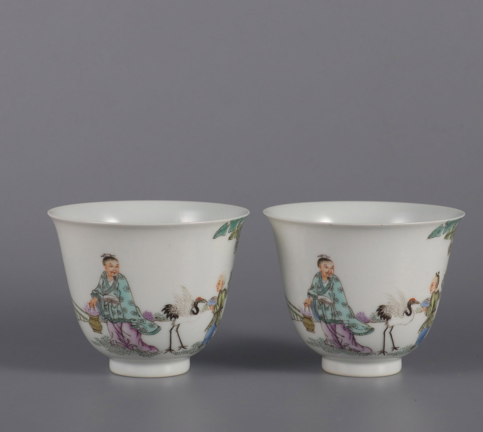 A Pair of Chinese Famille-Rose Porcelain Cups (1 of 9)