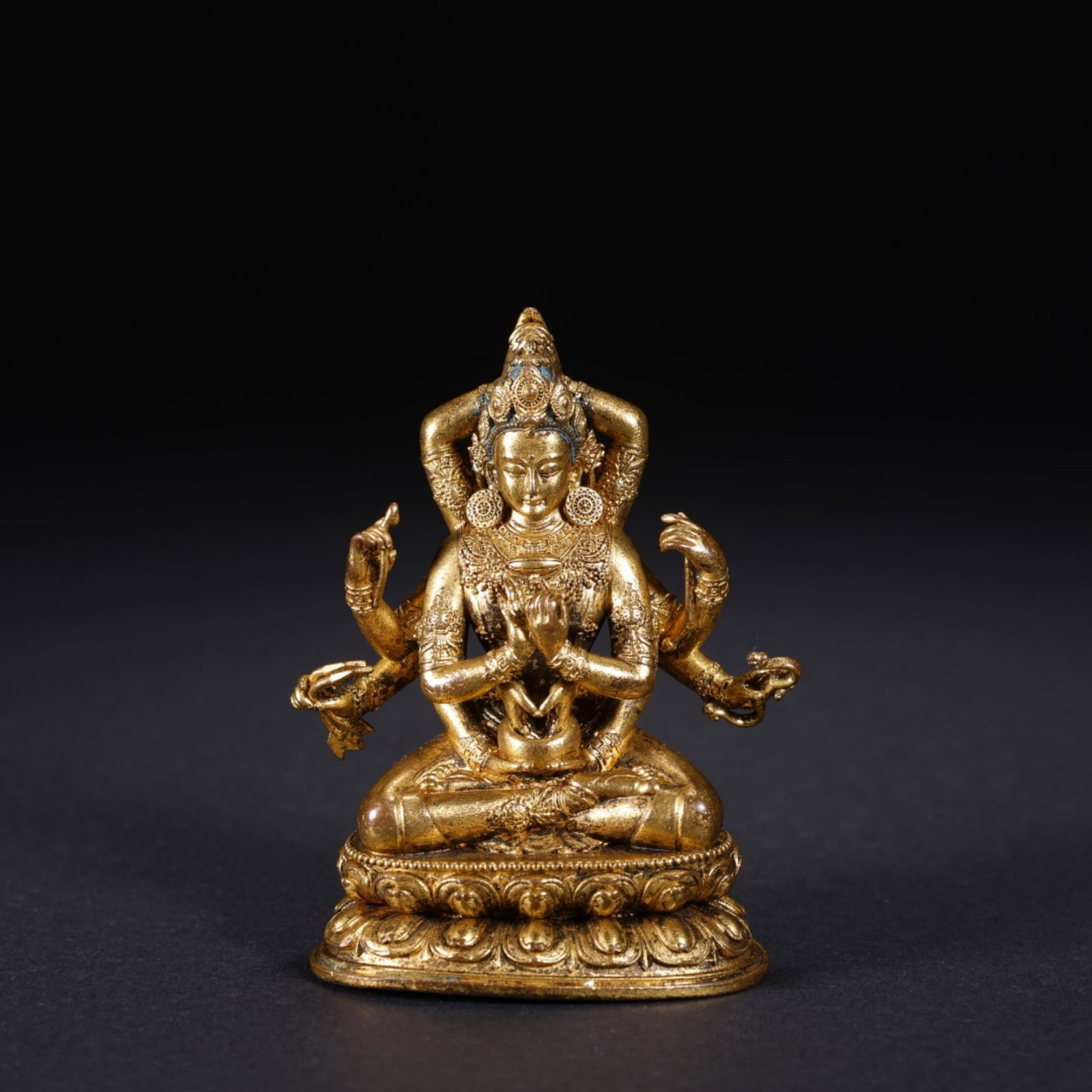A Chinese Gilt Bronze Figure of Buddha (1 of 9)