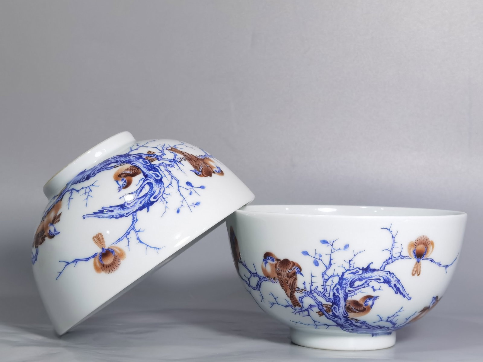 A Pair of Pair of Chinese Enamel Glazed Porcelain Bowls: A Pair of Pair of Chinese Enamel Glazed Porcelain Bowls. Diam. 11.5cm, Ht. 6.3cm