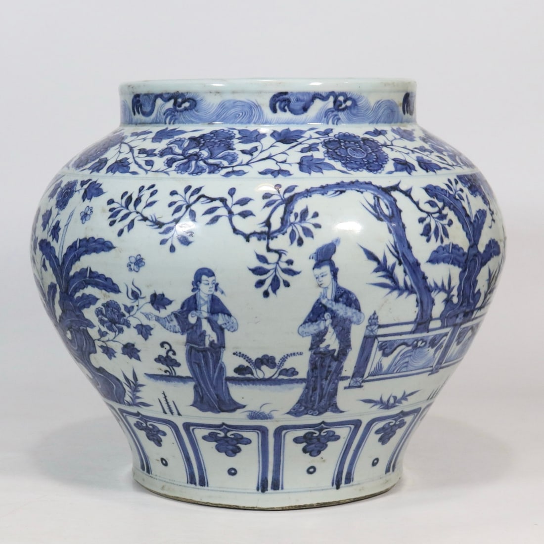 A Chinese Blue and White Porcelain Jar (1 of 8)
