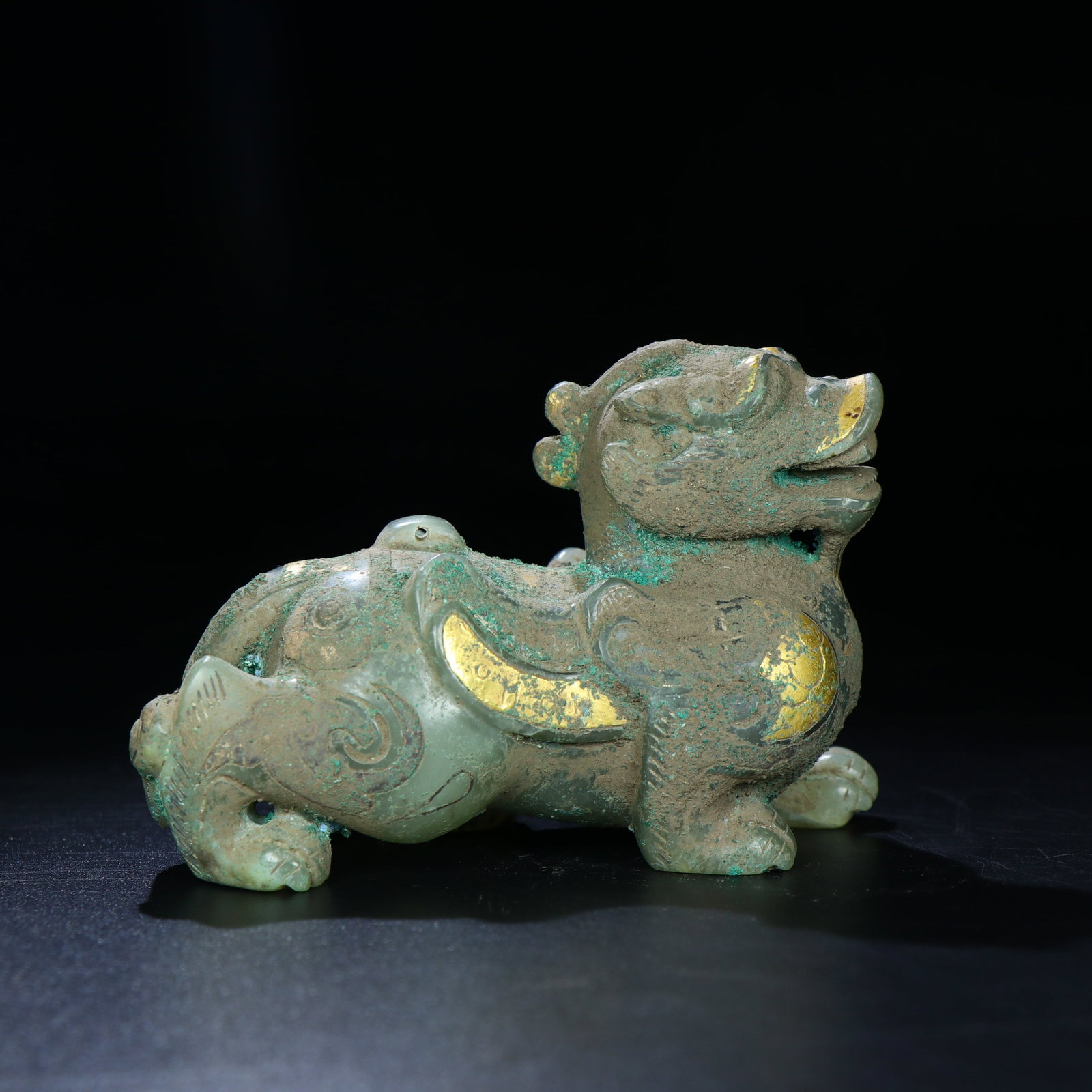 A Chinese Carved Jade Foo-Dog Statuette with Gold Inlaid (1 of 9)