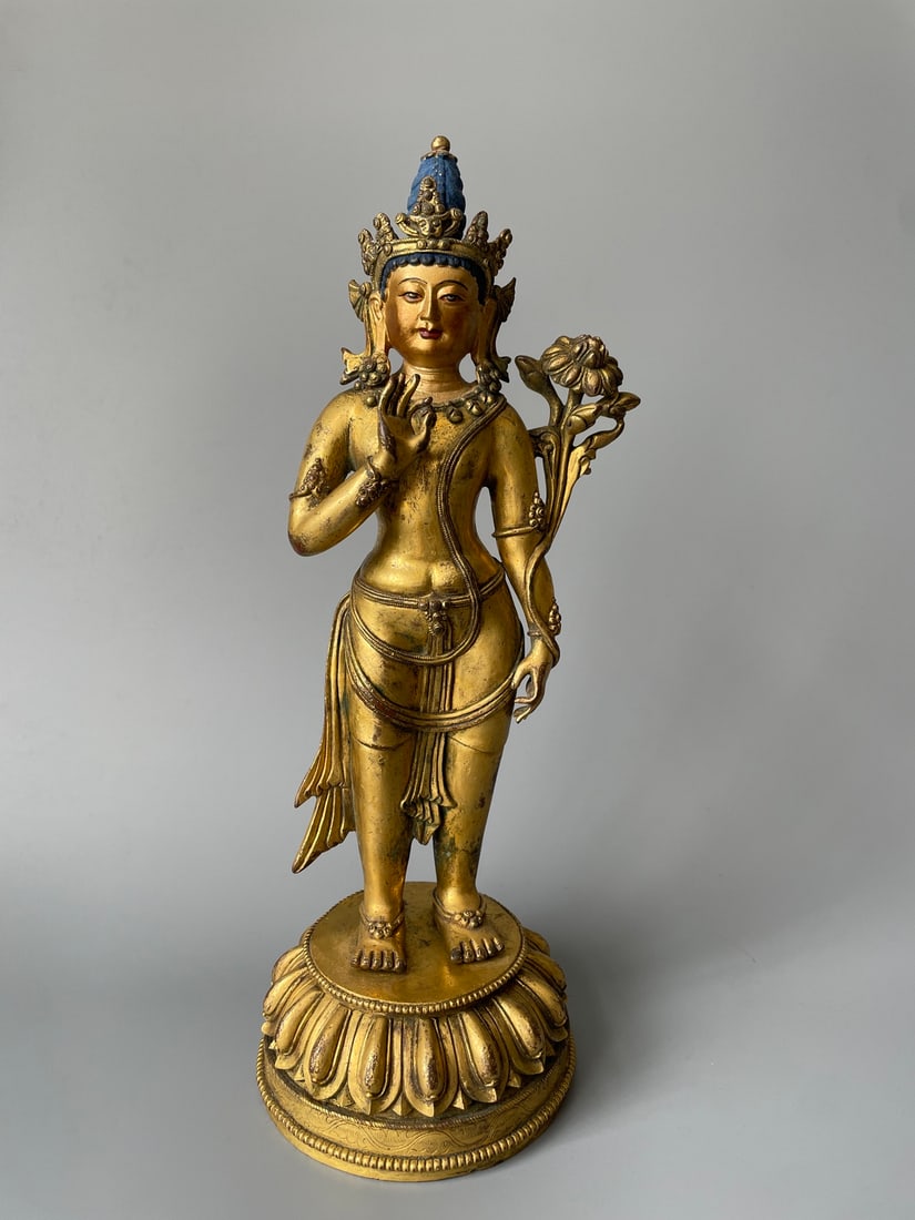 A Chinese Gilt Bronze Figure of Buddha (1 of 12)