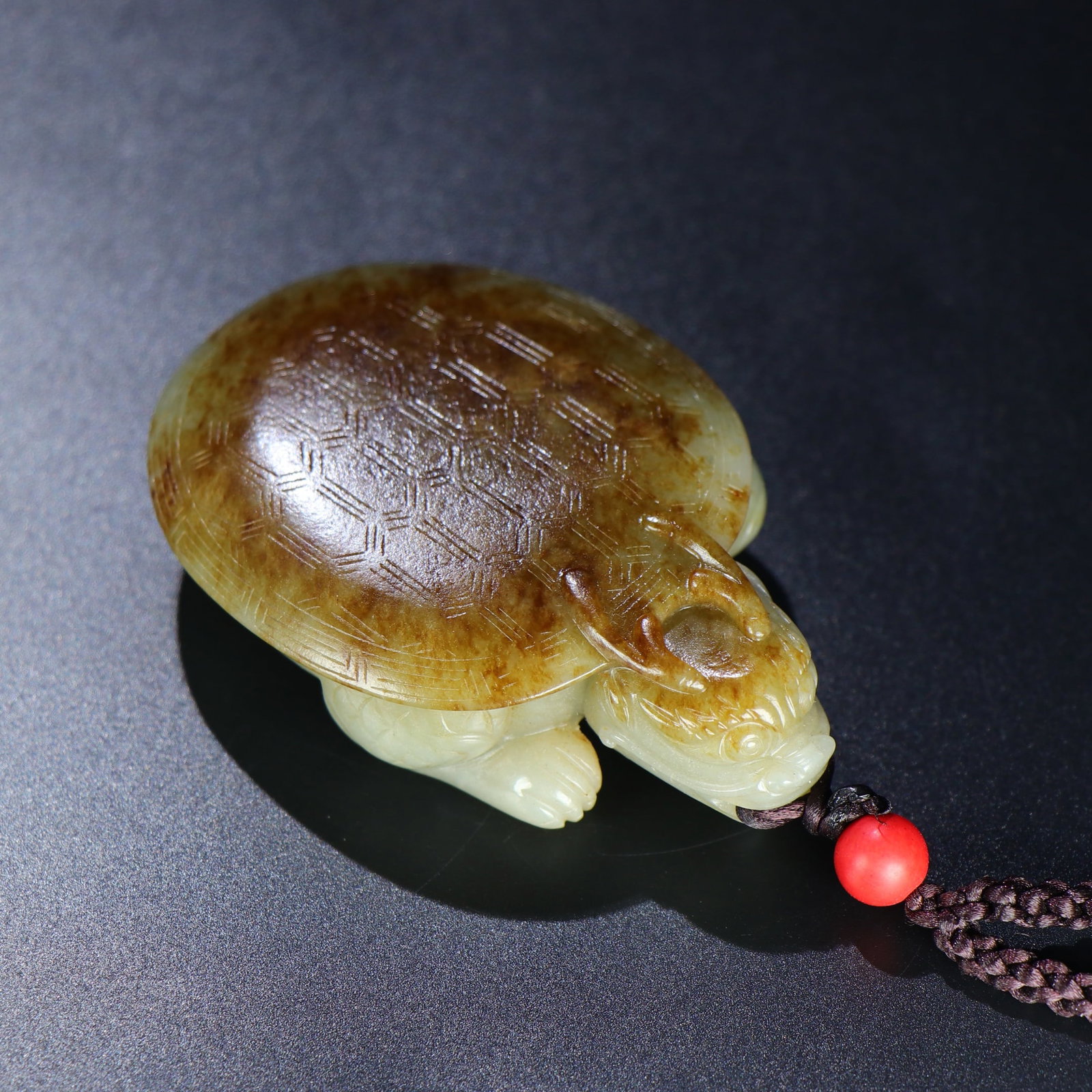 A Chinese Carved Jade Turtle Statuette: A Chinese Carved Jade Turtle Statuette. Ht. 7.5cm, Wd. 5.2cm, Th. 2.2cm, Wt. 127g