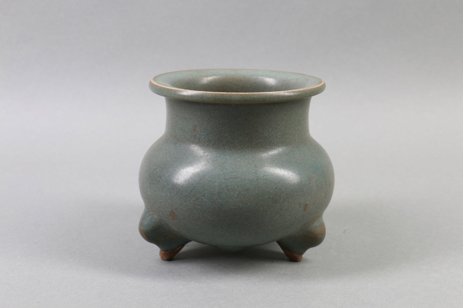 A Chinese Glazed Tripod Porcelain Incense Burner (1 of 7)