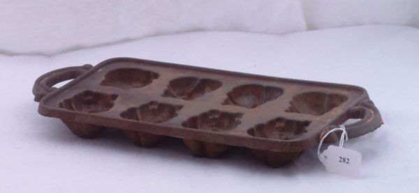 Cast Iron Teddy Pan - John Wright: Cast Iron Teddy Pan - John Wright