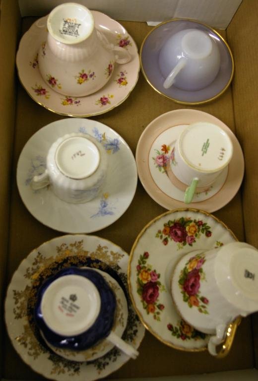 Tray Lot Of Cups & Saucers