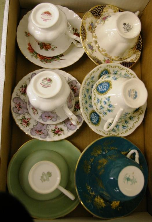 Tray Lot Of Cups & Saucers