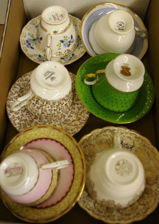 Tray Lot Of Cups & Saucers