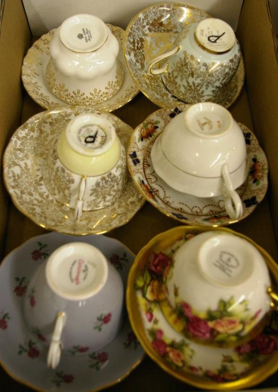 Tray Lot Of Cups & Saucers