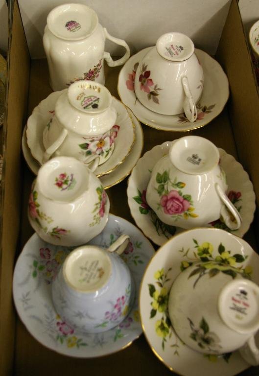 Tray Lot Of Cups & Saucers