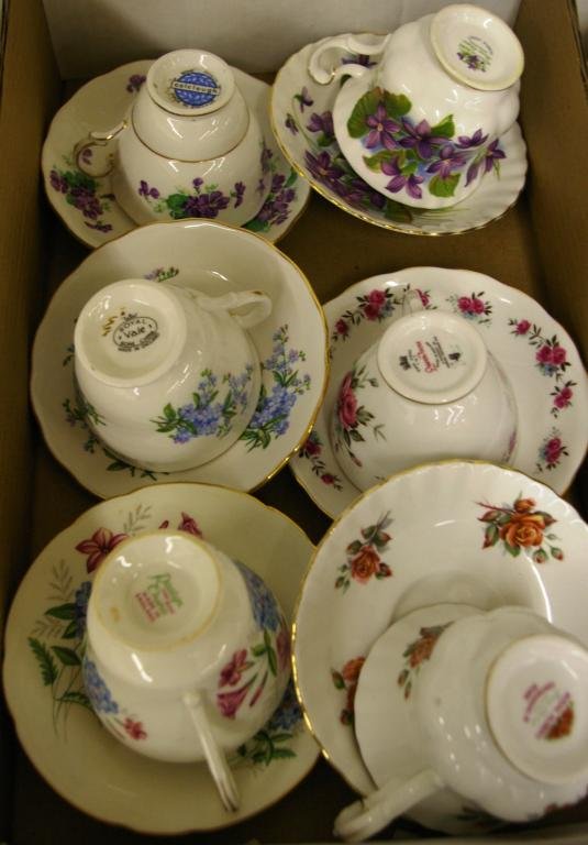 Tray Lot Of Cups & Saucers