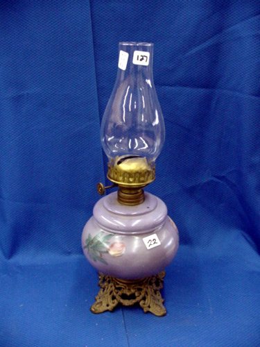 MID VICTORIAN PARLOUR OIL LAMP