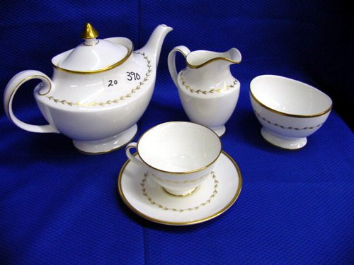 ROYAL DOULTON
