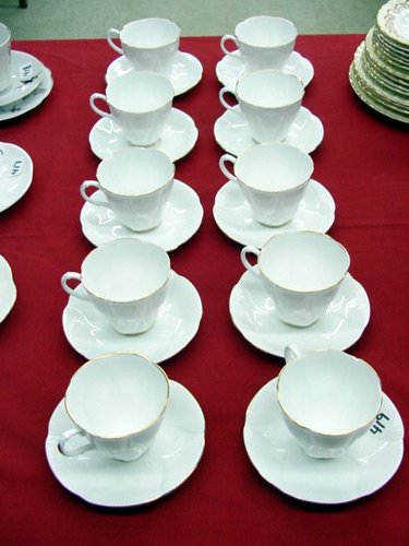 ROYAL ALBERT CUPS & SAUCERS
