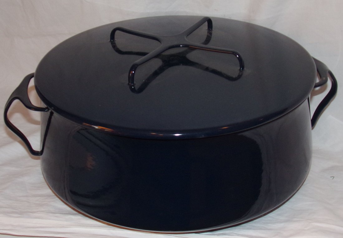 Contemporary B&W Enameled Dutch Oven (1 of 3)