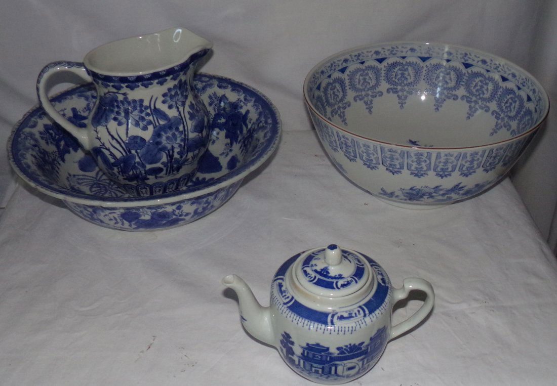 Asian B&W Ceramic Ware (1 of 4)