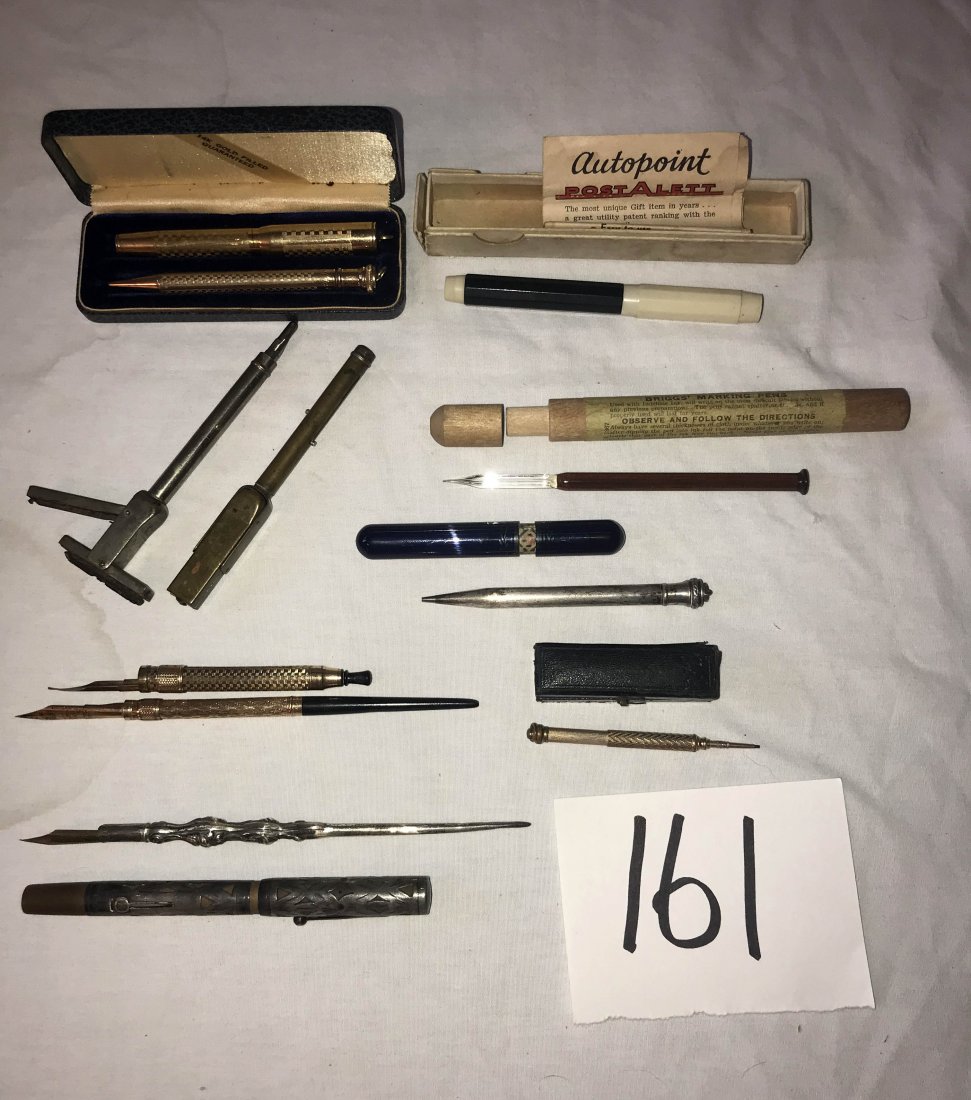FURNITURE, ACCESSORIES, COUNTRY COLLECTIBLES, TOYS,: Grouping of fountain pens/writing instruments: a gold filled fountain pen and mechanical pencil marked Sta-Rite in case; gold filled pen w/black wooden handle; combination pen and pencil w/folding sta