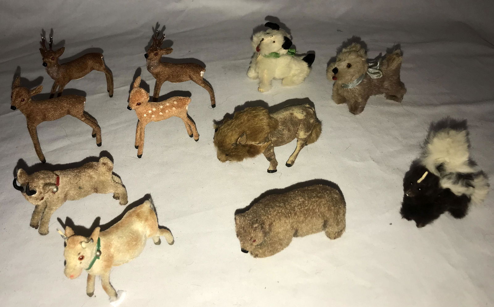 Grouping of Collectibles Animal Figurines (1 of 8)