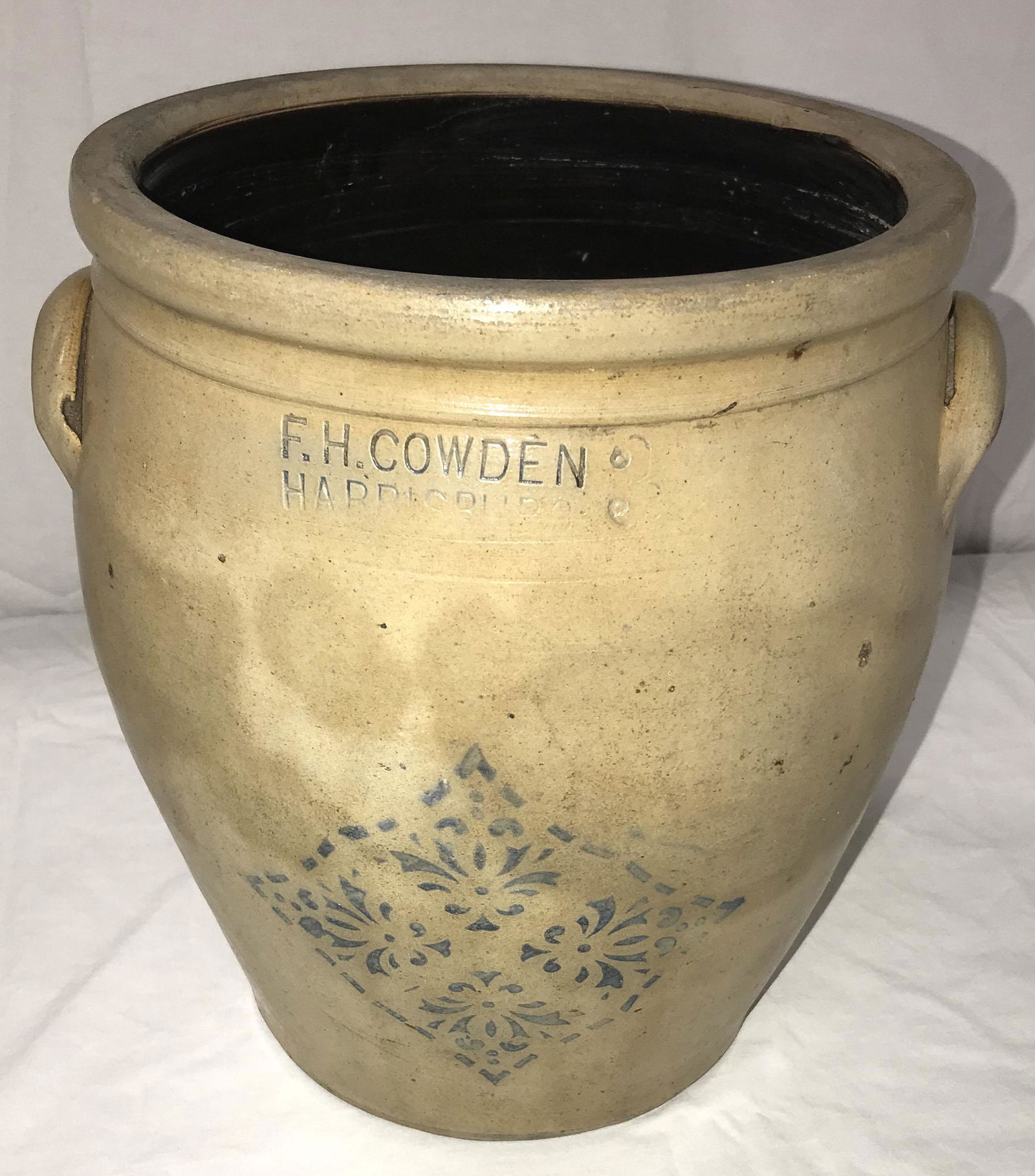 Blue Decorated Stoneware Crock (1 of 6)