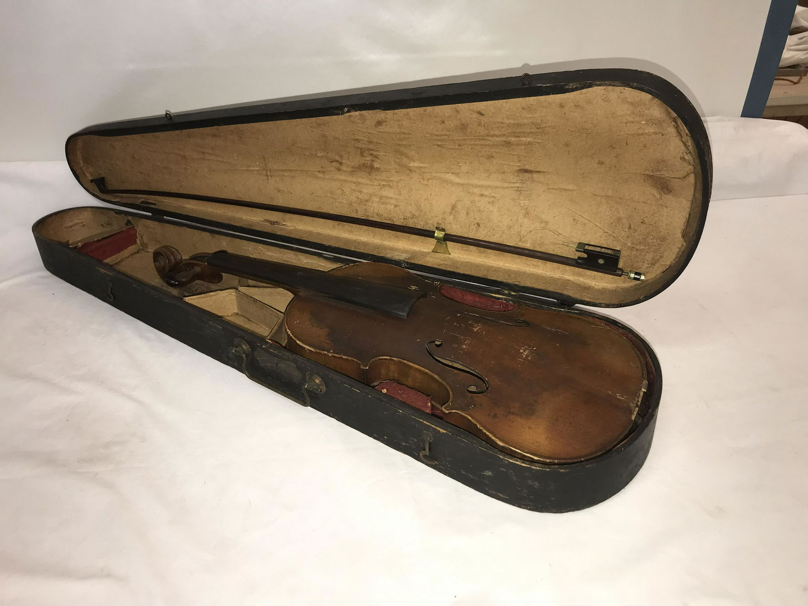 Antique Violin (1 of 13)