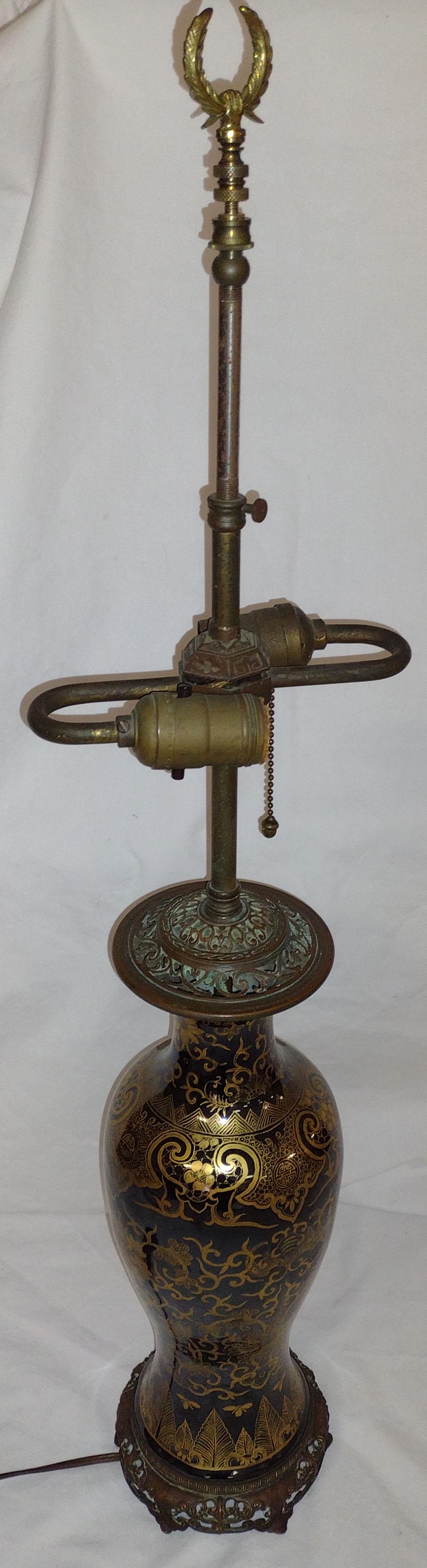 Asian Vase Form Table Lamp (1 of 5)