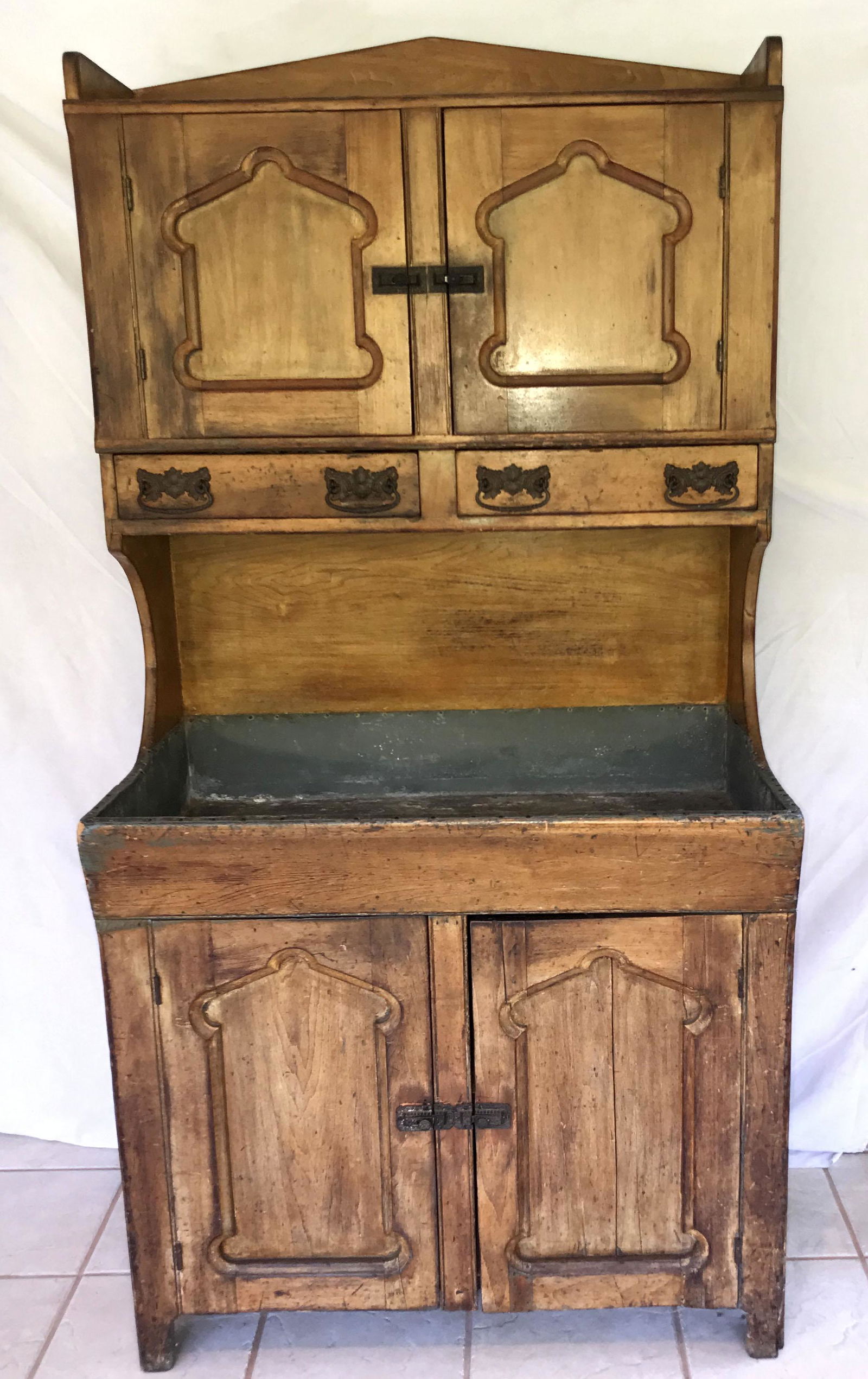 Country Victorian Dry Sink Hutch (1 of 7)