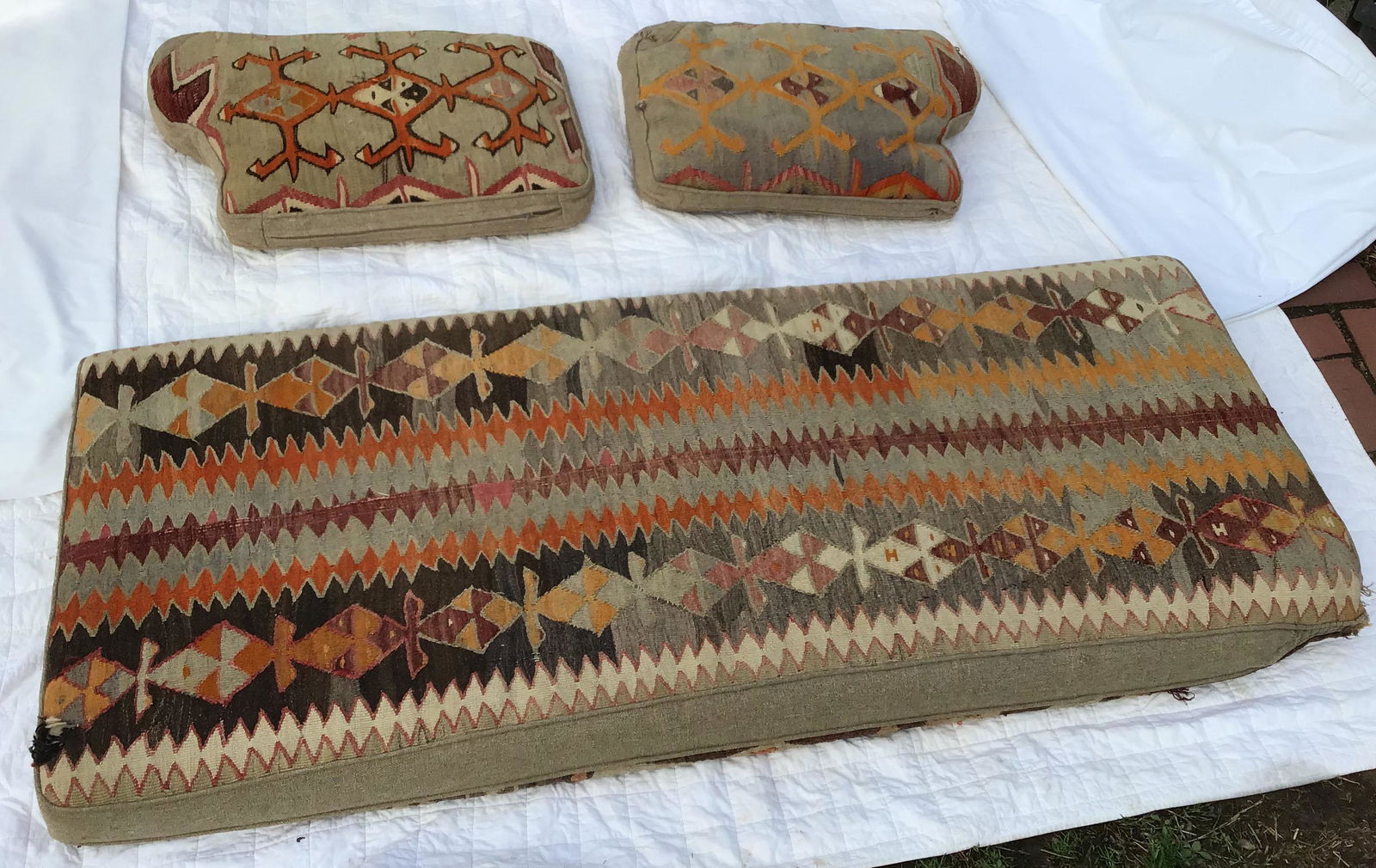 Lot of Sofa Pillows (1 of 9)